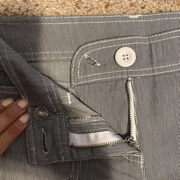 Beautiful capris - Picture 4 of 7